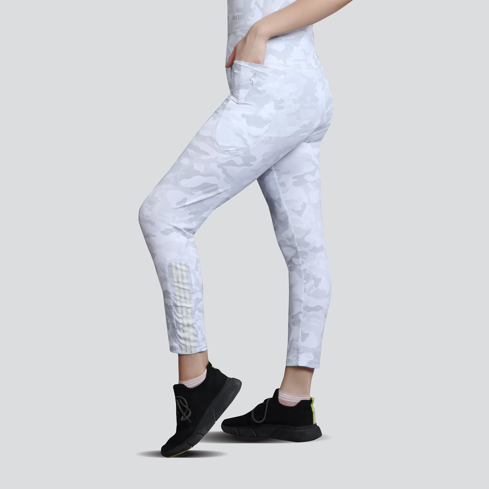 Women's Camo Workout Pants, High-Waisted Stretchable Yoga Leggings - White  - Medium / White